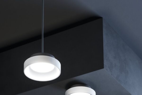 Zumtobel získal ocenění iF Design Award a RedDot Design Award 2025 za svítidla PANOS III a SLOTLIGHT LynX® activated